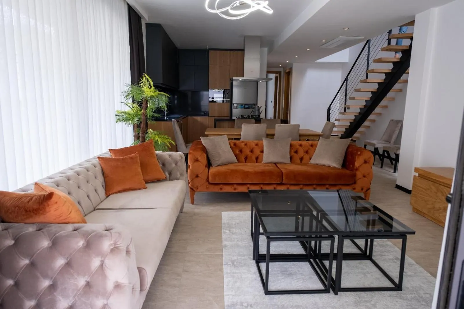 Sueper Lueks Havuzlu Merkezde Cesme Villa
